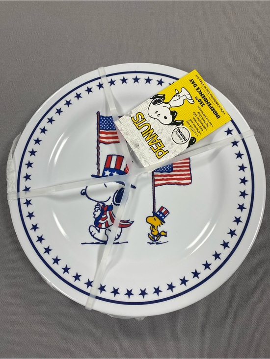 Peanuts Other - Peanuts Snoopy Patriotic Melamine Plates Set of 4 Different Designs. NWT